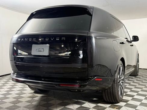 Used 2024 Land Rover Range Rover Long Wheelbase SE image 8