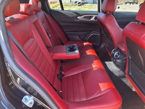 Used 2023 Alfa Romeo Giulia Veloce image 15
