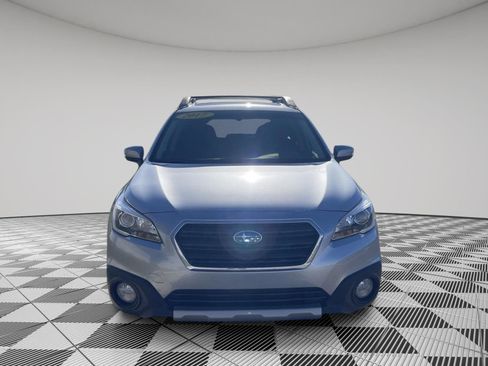 Used 2017 Subaru Outback 2.5i Limited w/ Popular Package #5 image 2