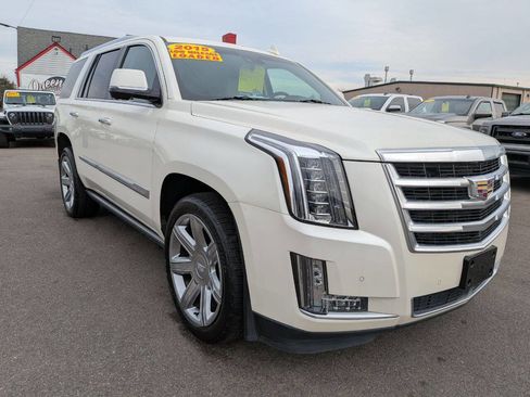 Used 2015 Cadillac Escalade Premium image 4