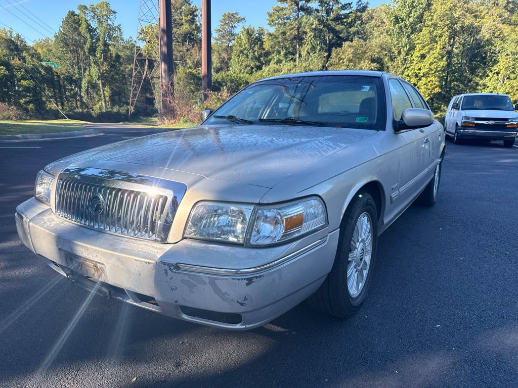 Used 2010 Mercury Grand Marquis LS RWD image 1
