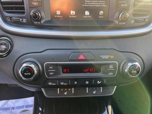 Used 2020 Kia Sorento EX image 27