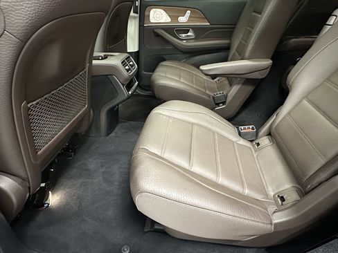 Certified 2023 Mercedes-Benz GLS 450 4MATIC image 23