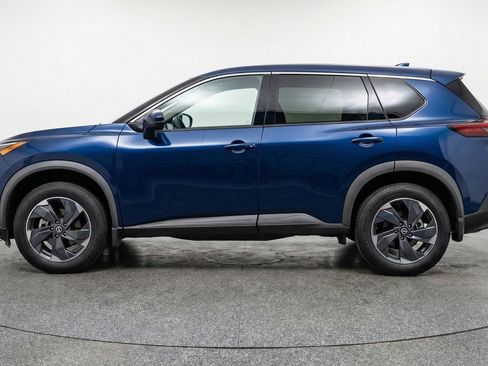 Used 2025 Nissan Rogue SV FWD image 4