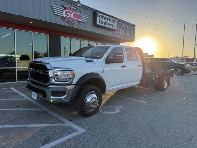 Used 2024 RAM 5500 Tradesman w/ Chrome Appearance Group AWD/4WD image 1