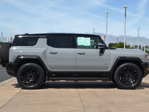 Used 2025 GMC Hummer EV 2X AWD/4WD image 3