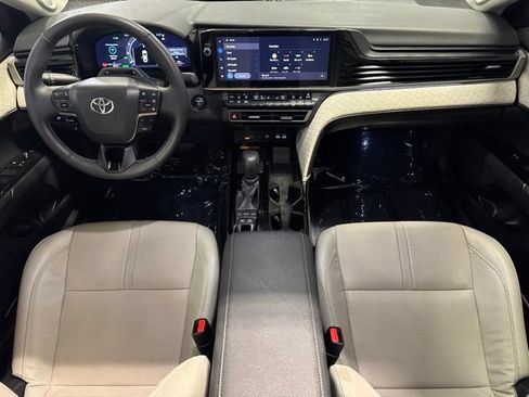 Used 2025 Toyota Camry XLE w/ Premium Plus Package FWD image 4