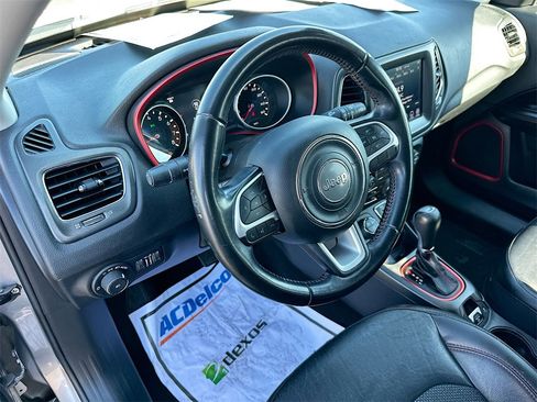Used 2020 Jeep Compass Trailhawk image 9