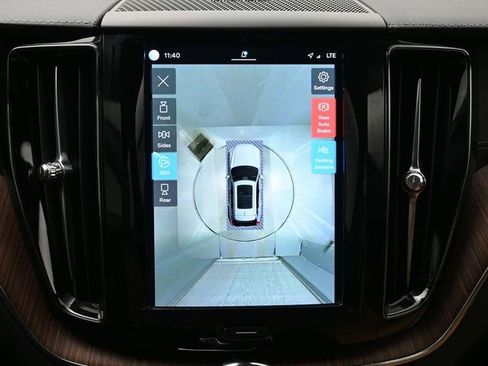 Used 2023 Volvo XC60 B5 Ultimate w/ Protection Package Premier image 21