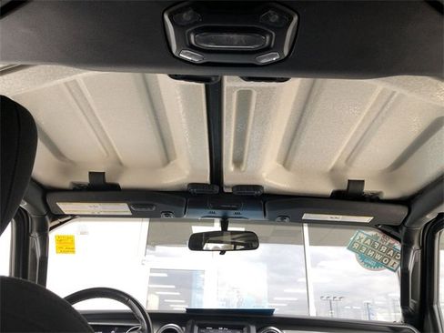 Used 2021 Jeep Wrangler Unlimited Sahara w/ LED Lighting Group image 31