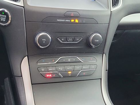 Certified 2020 Ford Edge SEL w/ Convenience Package image 28