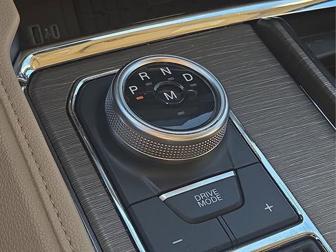 Used 2024 Ford Expedition Limited image 29