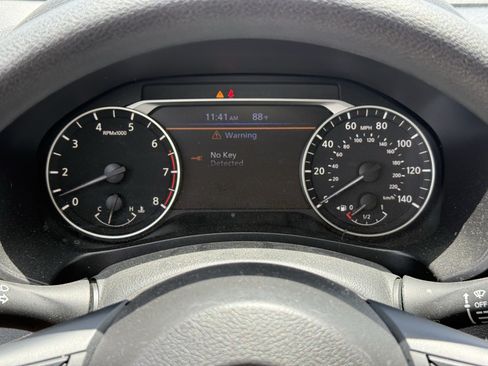 Used 2025 Nissan Altima 2.5 SV FWD image 19