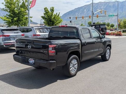 Used 2023 Nissan Frontier SV AWD/4WD image 3