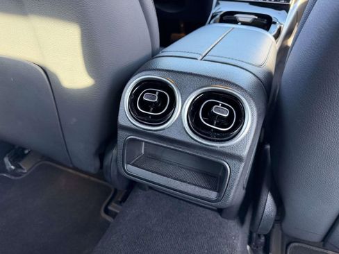 Used 2025 Mercedes-Benz C 300 4MATIC Sedan image 16