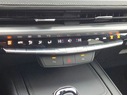 Used 2024 Cadillac XT4 Premium Luxury image 30