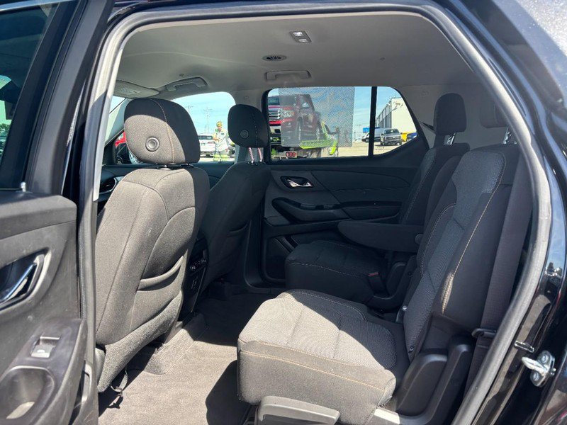 Used 2020 Chevrolet Traverse LT FWD image 14