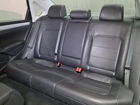 Used 2013 Volkswagen Passat 2.5 SE image 9