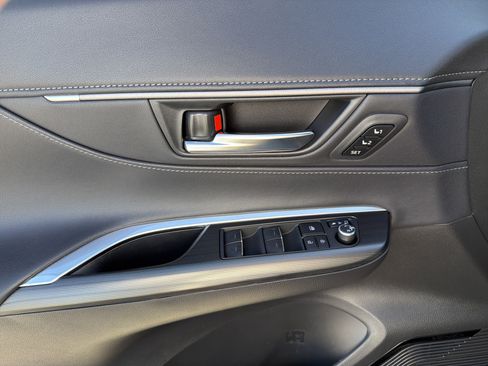 Certified 2023 Toyota Venza Limited image 22