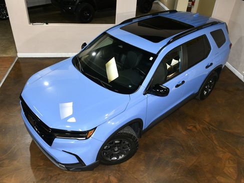 Used 2025 Honda Pilot TrailSport image 74