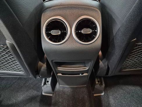 Used 2026 Mercedes-Benz GLB 250 image 17