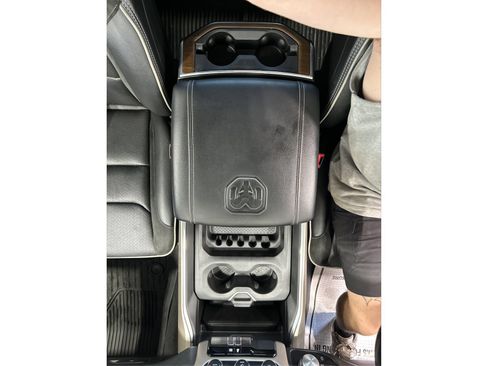 Used 2022 RAM 1500 Laramie AWD/4WD image 13