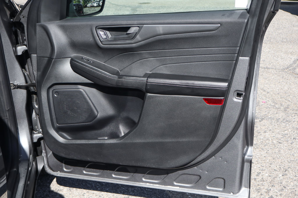 Used 2025 Ford Escape Active w/ Tech Pack #1 FWD image 40