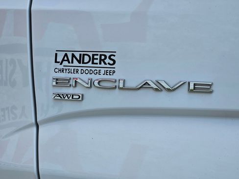 Used 2024 Buick Enclave Premium image 30