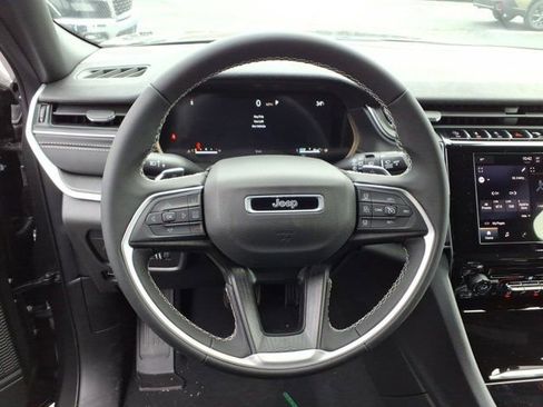 New 2026 Jeep Grand Cherokee Laredo AWD/4WD image 5