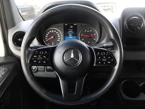 Used 2023 Mercedes-Benz Sprinter 2500 image 23