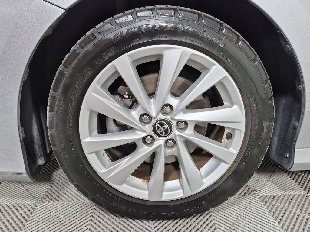 Used 2021 Toyota Camry LE FWD image 29