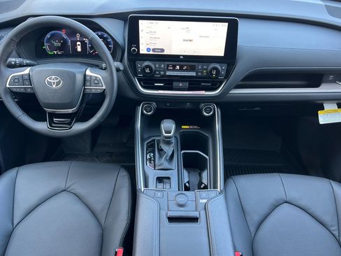 New 2026 Toyota Grand Highlander Limited image 10