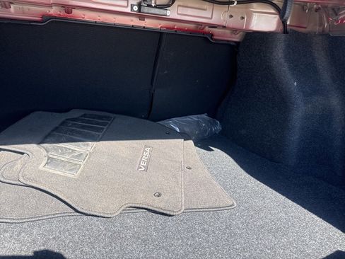 Used 2025 Nissan Versa SR w/ Trunk Package image 34