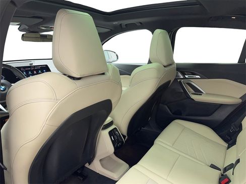 Used 2025 BMW X2 xDrive28i w/ Premium Package image 40