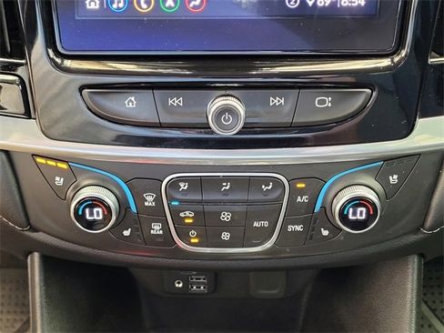 Used 2020 Chevrolet Traverse High Country image 25