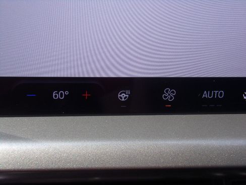 Used 2023 Ford Escape SE image 21