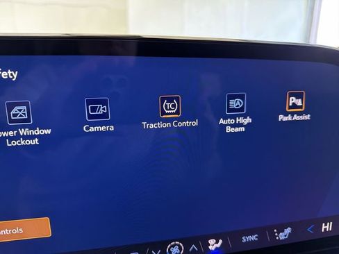 Certified 2026 Chevrolet Traverse Z71 image 32