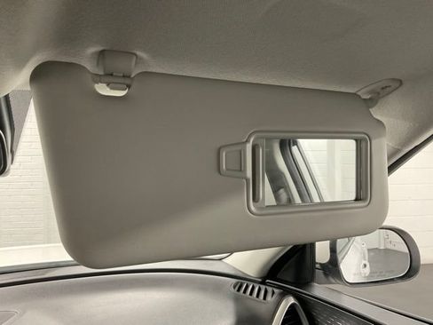 Used 2025 Kia Soul LX w/ LX Technology Package FWD image 26