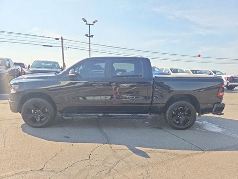Used 2022 RAM 1500 Big Horn AWD/4WD image 3