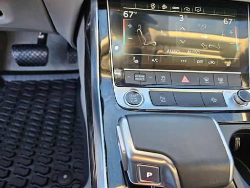 Used 2022 Audi Q7 Premium Plus image 23