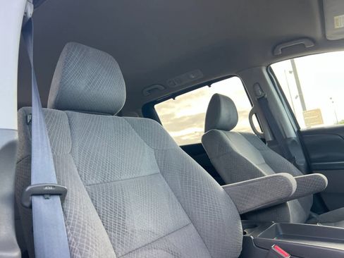 Used 2016 Honda Odyssey EX image 18