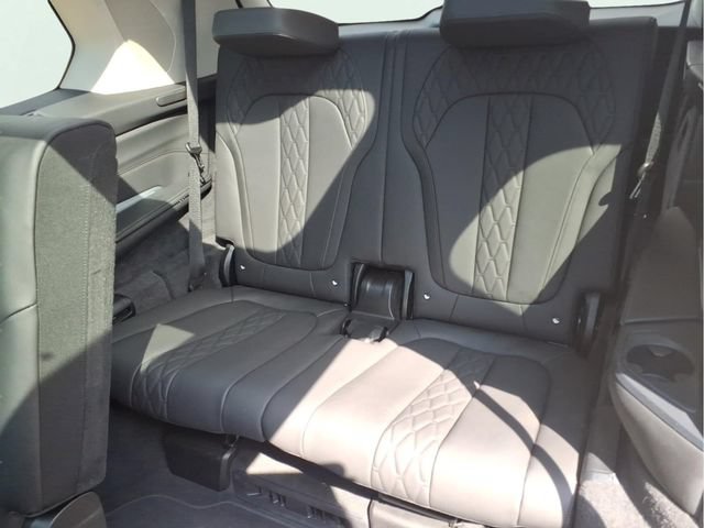 Used 2025 BMW X7 xDrive40i AWD/4WD image 21