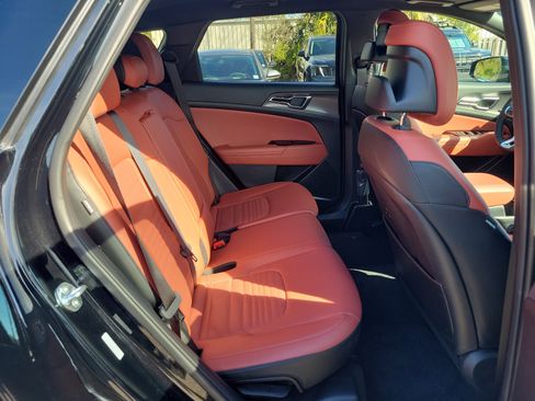 Certified 2025 Kia Sportage SX image 12