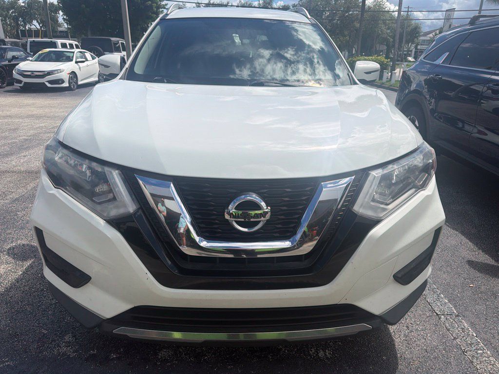 Used 2017 Nissan Rogue S w/ S Appearance Package FWD image 2