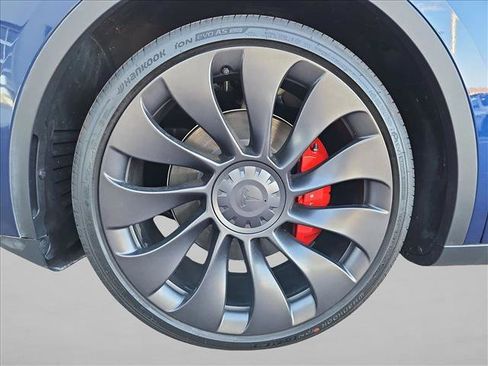 Used 2025 Tesla Model Y Performance AWD/4WD image 23