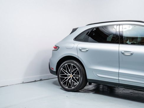 Used 2024 Porsche Macan image 11