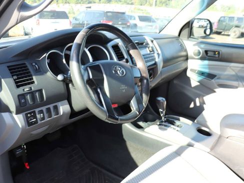 Used 2012 Toyota Tacoma PreRunner w/ SR5 Pkg RWD image 10