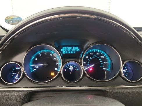 Used 2017 Buick Enclave Leather image 10