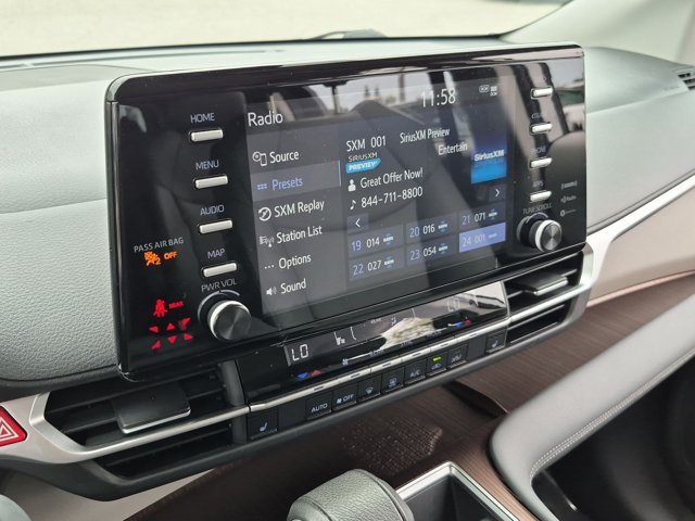 Used 2024 Toyota Sienna XLE FWD image 14
