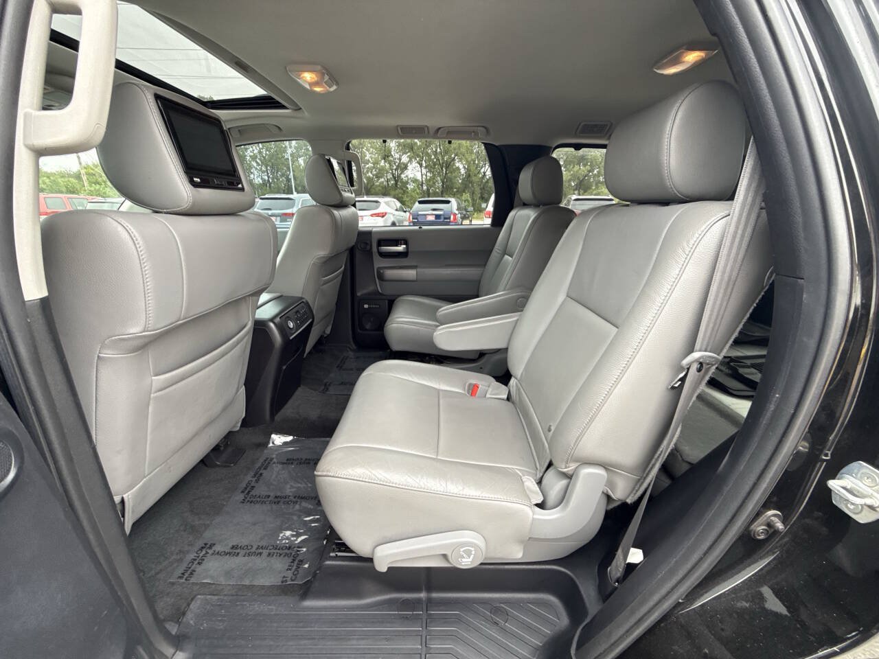 Used 2017 Toyota Sequoia Limited w/ Safety & Convenience Package AWD/4WD image 23